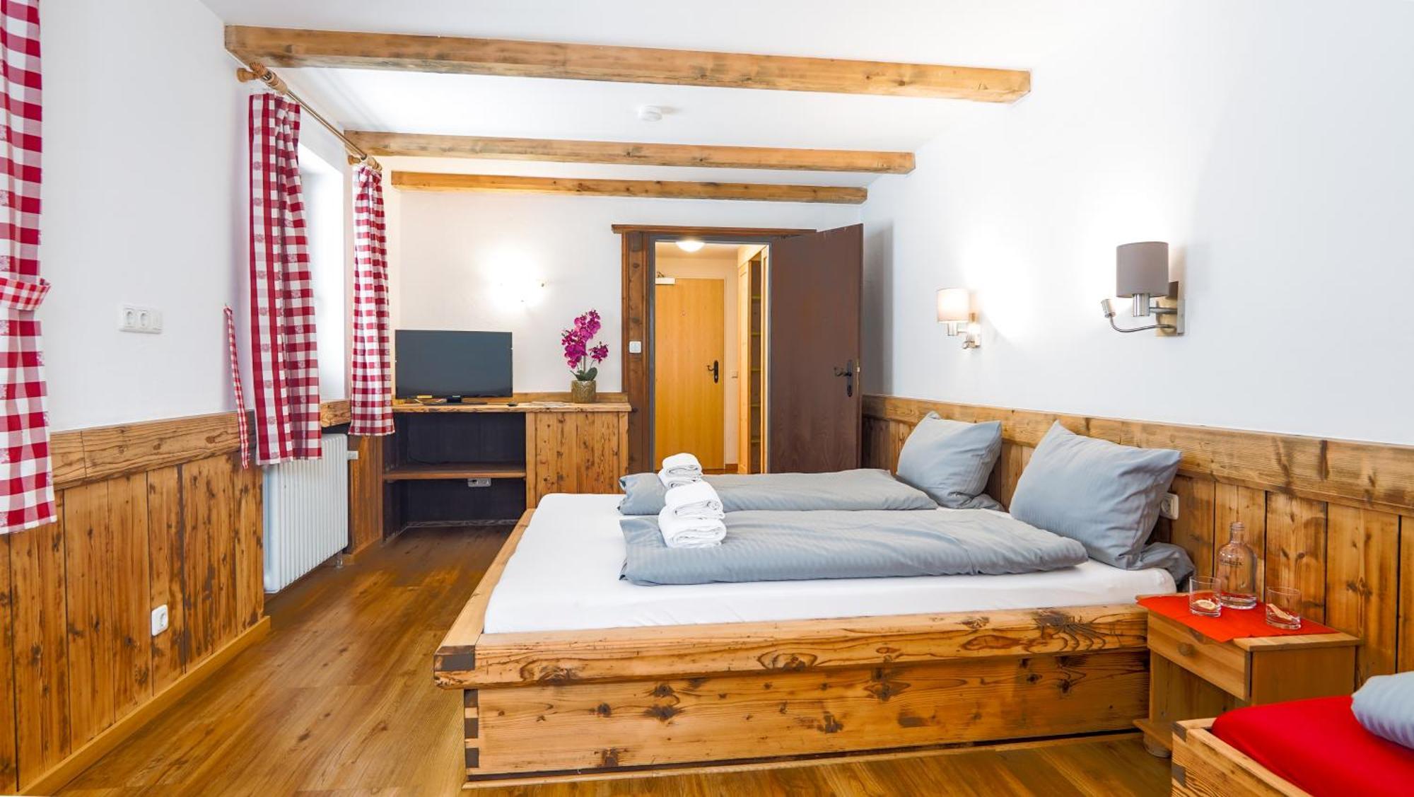 Landgasthof Zum Papyrer - Erholung Im Urlaubsgebiet Lenggries Phòng bức ảnh